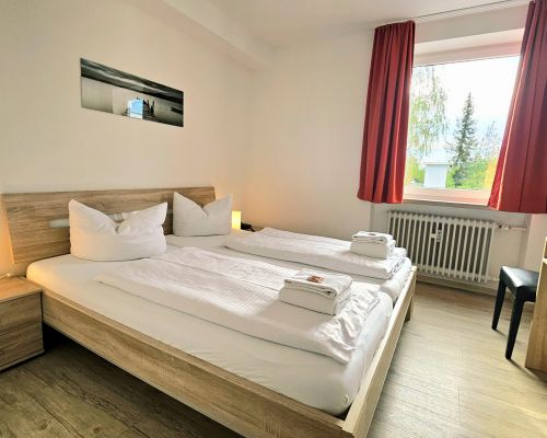 Standart Doppelzimmer Bett